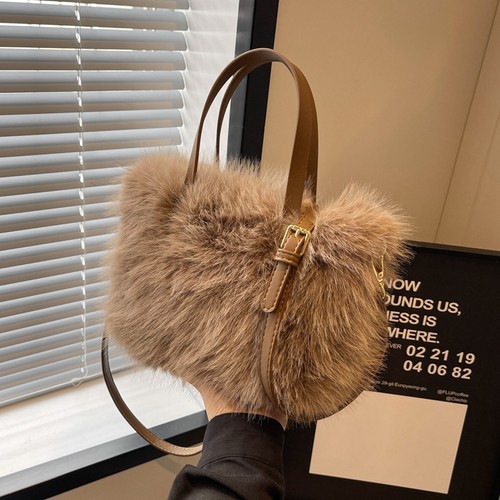 冬季毛毛水桶毛绒包斜挎手提包