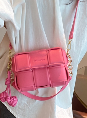 今年流行编织包包女2026新款夏天高级感斜挎包单肩腋下手提小方包