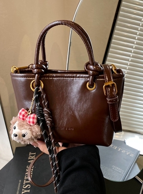 今年流行包包女2025新款高级感百搭复古斜挎包爆款超火手提水桶包