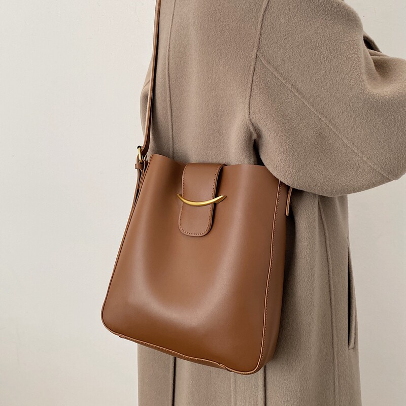 小众托特包包女2025新款高级质感水桶包时尚斜挎包大容量百搭ins,箱包皮具/热销女包/男包,托特包,淘宝优惠券,粉丝福利购,淘宝优惠卷