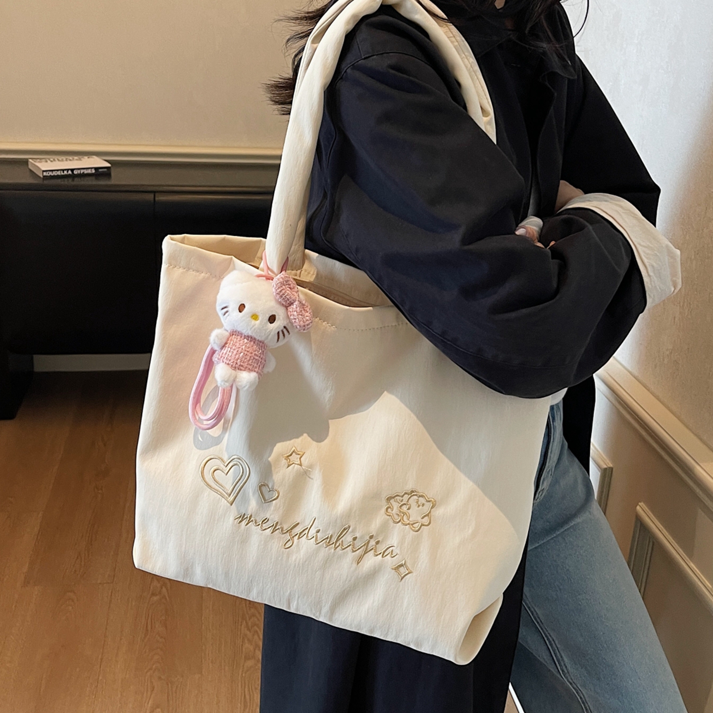 休闲尼龙布大容量通勤单肩托特包