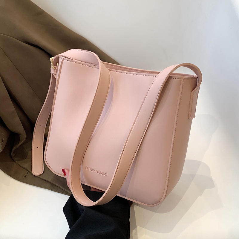 大容量包包女包秋冬简约宽带斜挎包高级质感单肩包百搭通勤水桶包,箱包皮具/热销女包/男包,通用款女包,淘宝优惠券,粉丝福利购,淘宝优惠卷