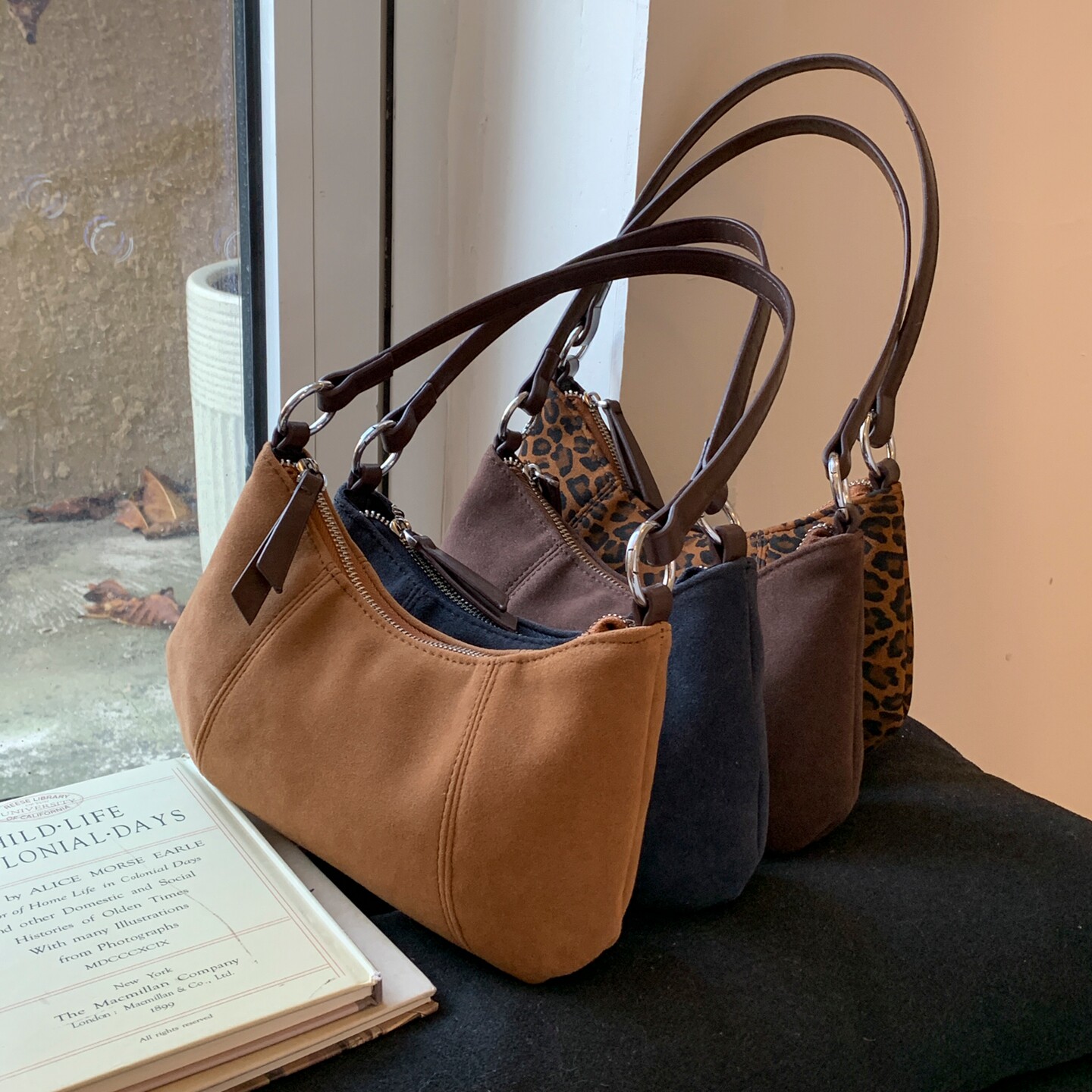 复古小众设计包包女士2026新款磨砂单肩腋下包通勤百搭斜挎饺子包