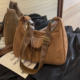 复古大容量麂皮绒包包女秋冬新款休闲简约上班通勤单肩斜挎托特包