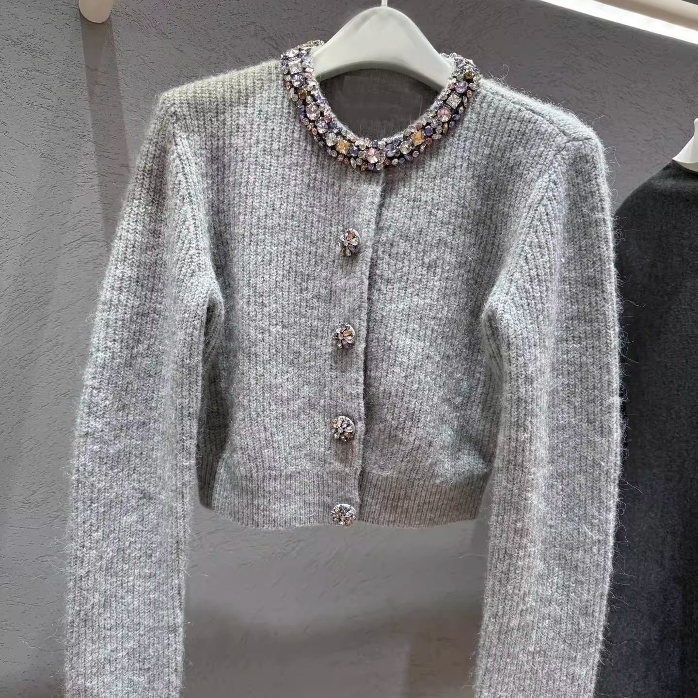 2025秋冬新款小香风名媛重工钉珠彩钻水晶扣短款针织开衫毛衣外套