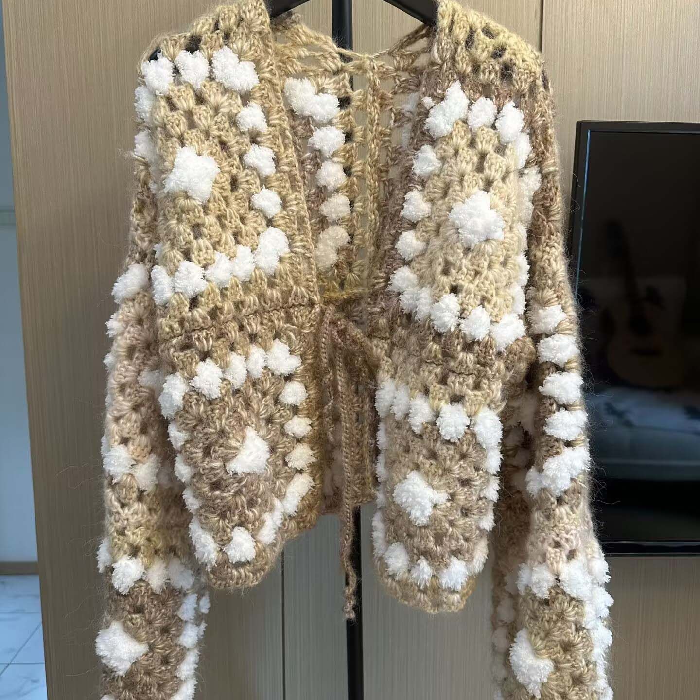 2025秋冬新款复古粗棒针编织手钩镂空针织开衫系带甜美毛衣外套女