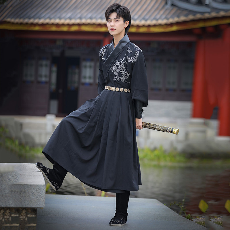 명나라 원래 골동품 대형 HANFU 남성과 여성 수 놓은 크로스 칼라 날치 정장 파이썬 가운 커플 정장 JIN YIWEI 봄과 가을