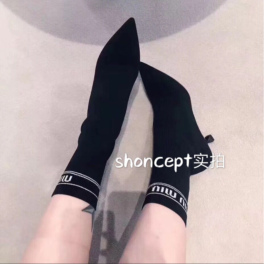 ins超火的鞋子女潮尖头弹力袜子过膝靴秋季新款百搭短中筒靴推荐