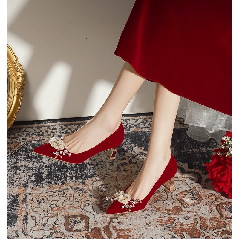 中式红色花朵高跟鞋女秀禾婚纱两穿新娘鞋2024新款粗跟不累脚单鞋