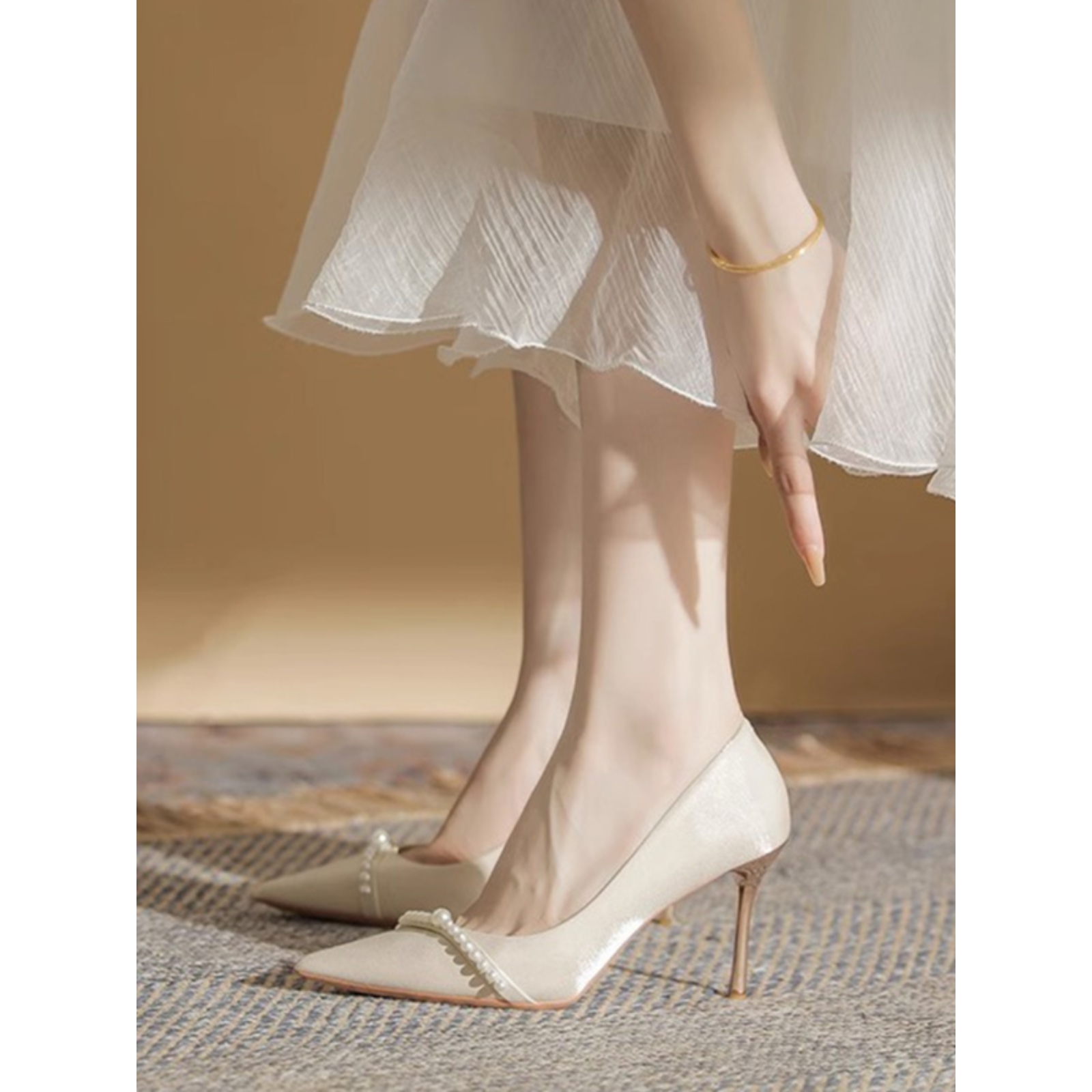 新款绝美法式香槟色婚鞋女小众高级感气质珍珠成人礼高跟鞋伴娘鞋