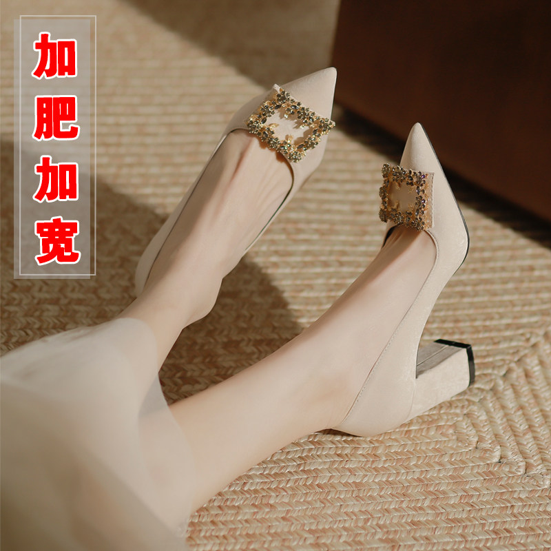 41码女鞋子新款大码高跟鞋胖脚宽肥女鞋粗跟杏色春鞋加肥加宽单鞋