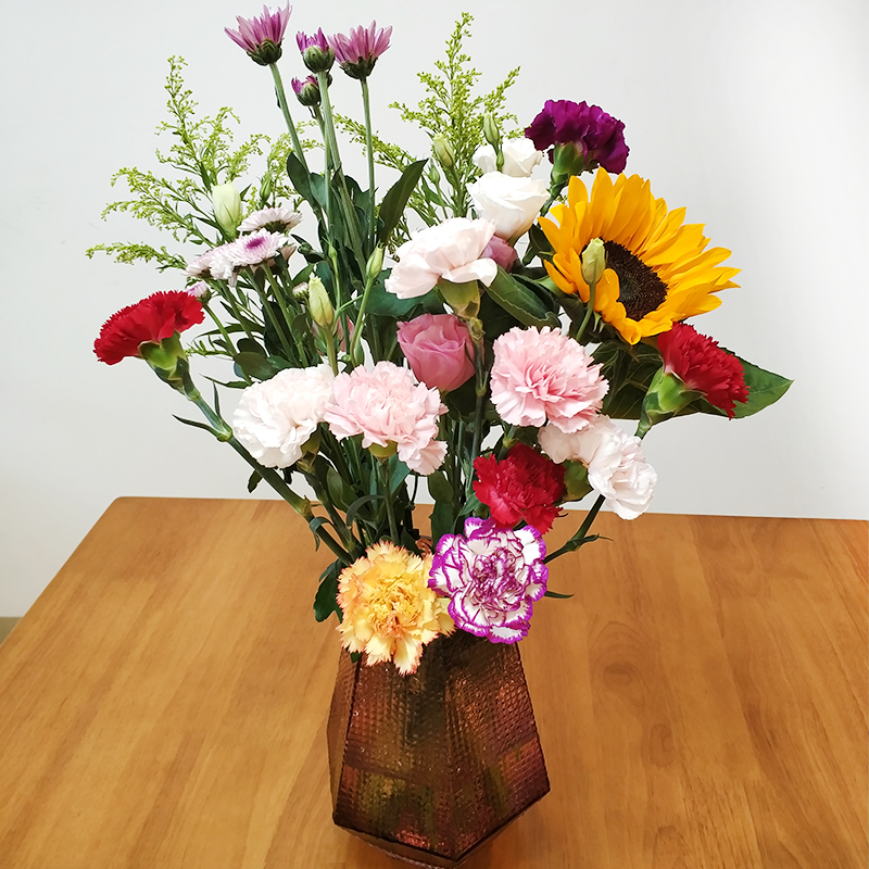 云南昆明混搭鮮花黃鶯批量黃英配草綠玫瑰百合康乃馨向日葵雛菊