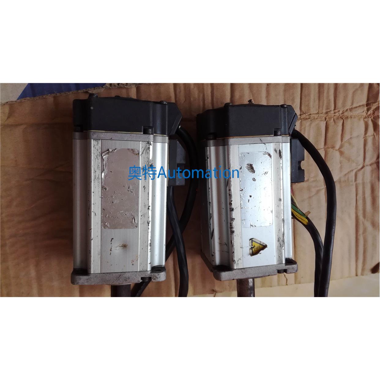 品牌伺服电机MHMJ042P1S，插头可以配好议价$