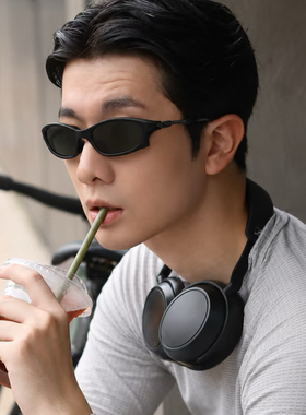 有点小酷Y2K骑行运动眼镜男潮户外徒步公路黑色墨镜防风太阳眼镜
