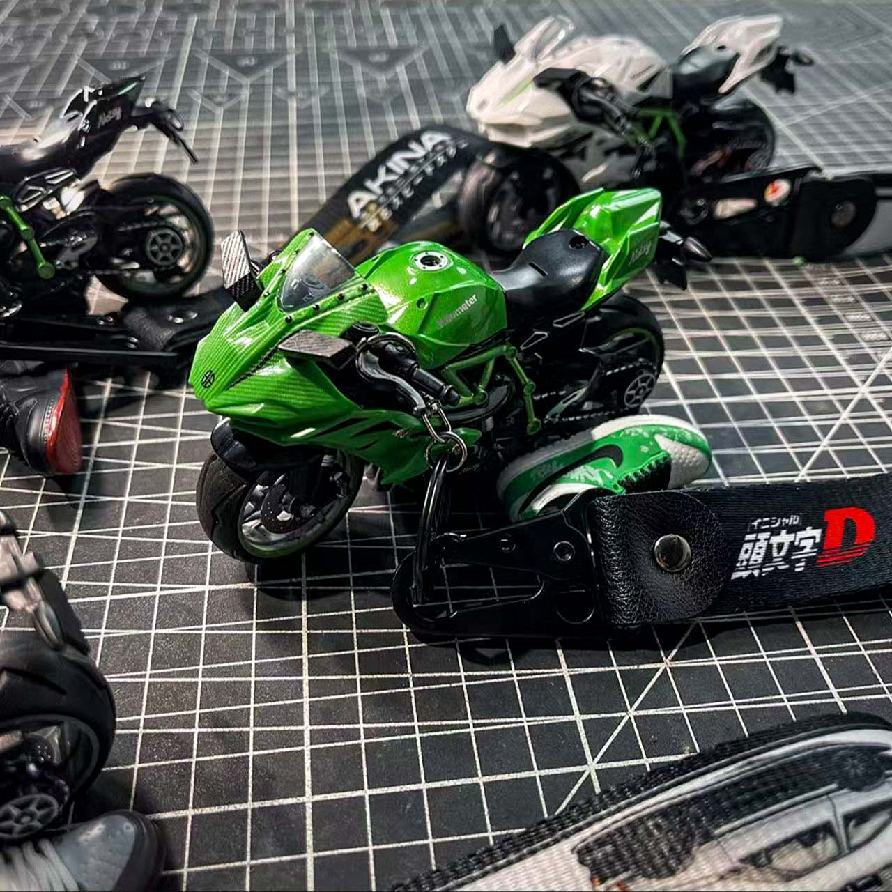 川崎H2R合金摩托机车钥匙扣小鞋模飘带手工款杜卡迪摩托包挂