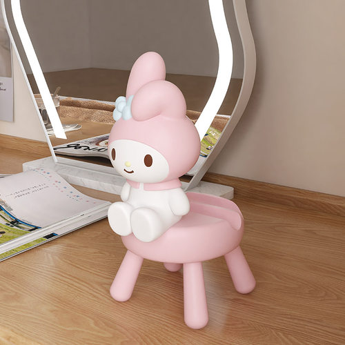 卡通造型HelloKitty床头柜多巴胺装饰摆件懒人追剧手机平板置物架