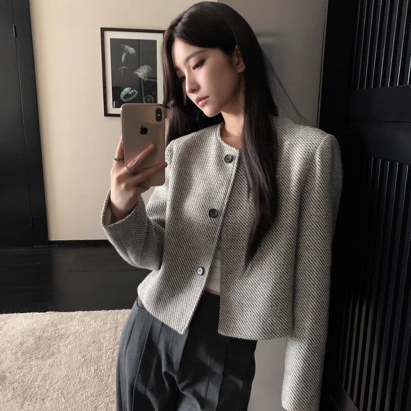 气质名媛小香风外套女2026春秋新款高级感修身复古圆领格纹上衣女
