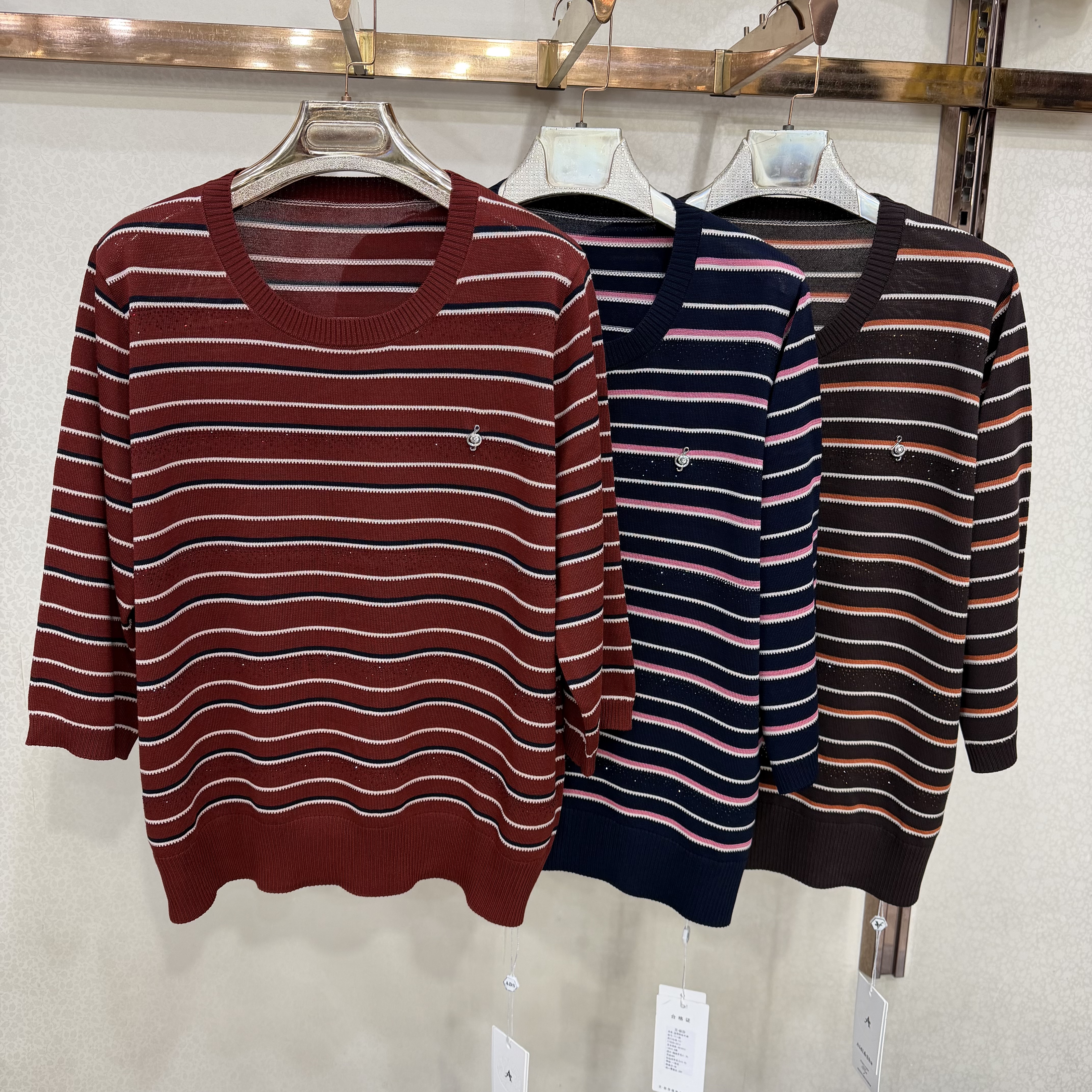 7111妈妈圆领七分袖针织衫女秋季条纹烫钻宽松中老年薄款套头上衣