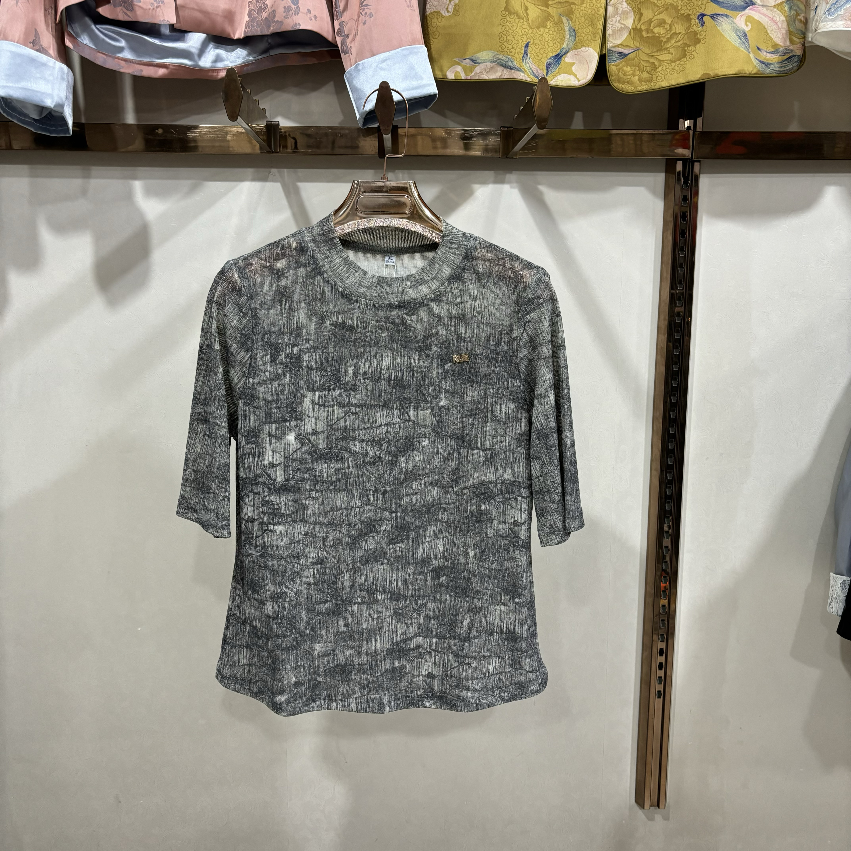 商场同款25A-05专柜正品春时尚百搭显瘦圆领弹力打底小衫百搭上衣