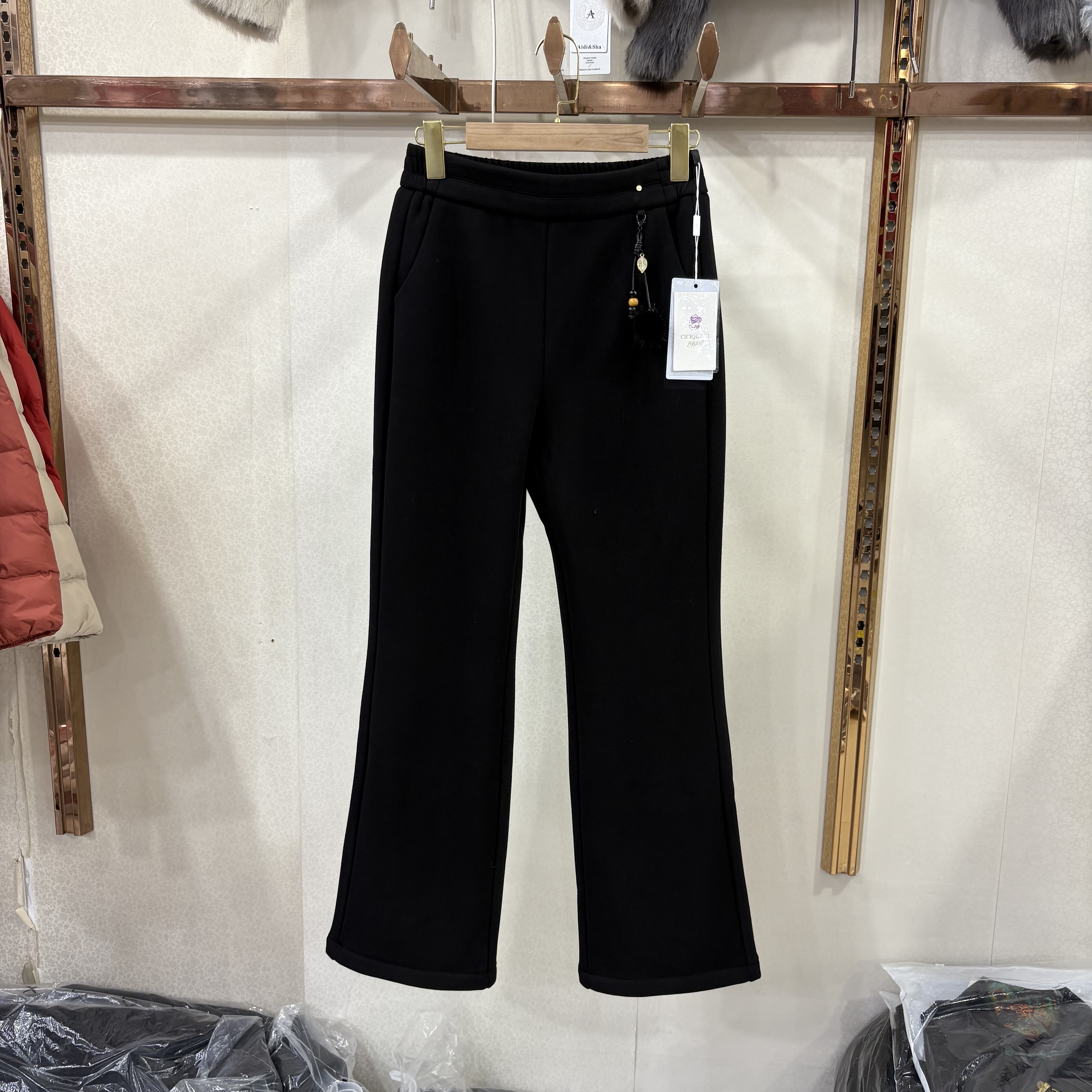 茜茜女皇8666专柜正品秋冬新款加绒时尚百搭松紧腰微喇裤休闲裤女