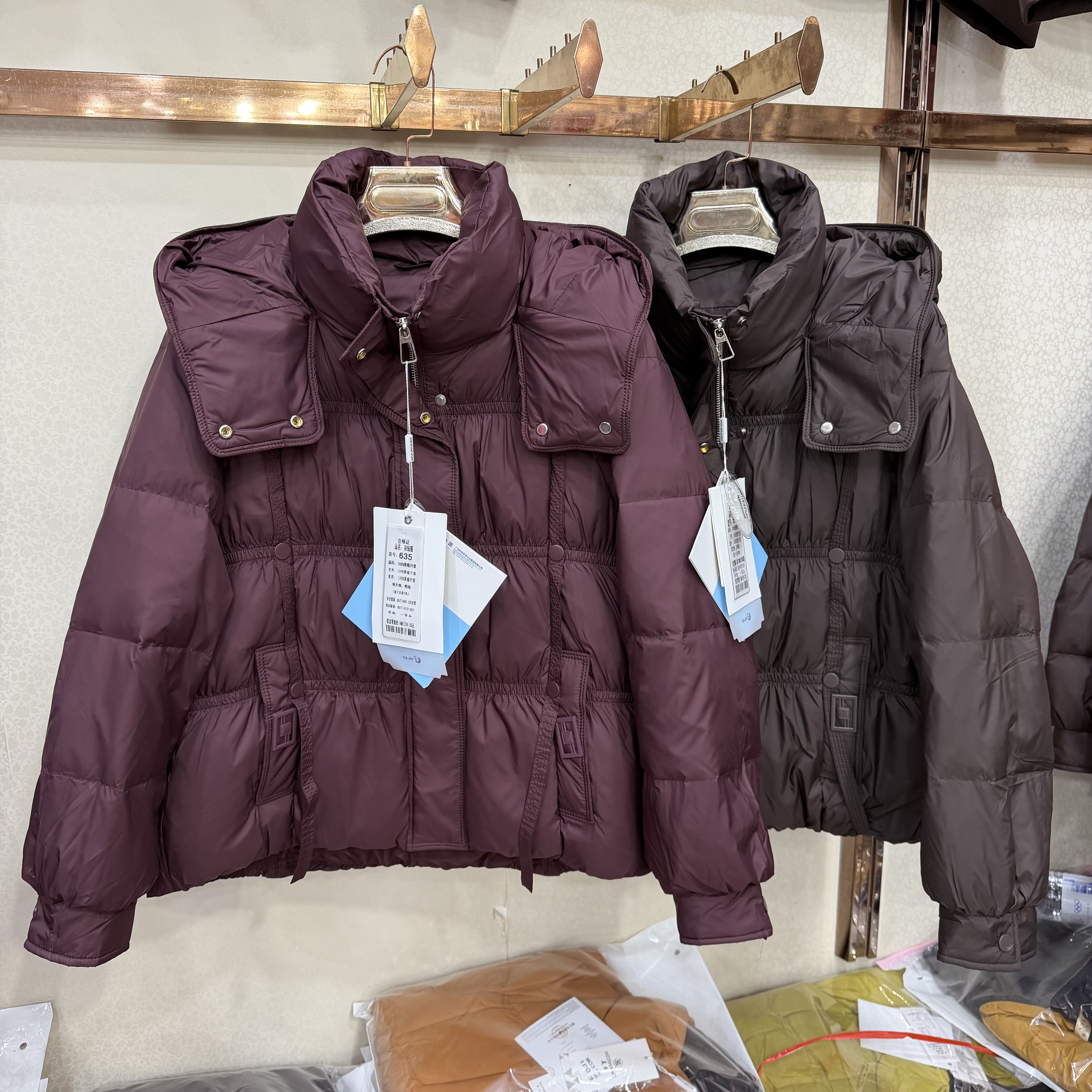 文丽安迪635专柜正品新款冬季女装时尚保暖连帽短款白鸭绒羽绒服