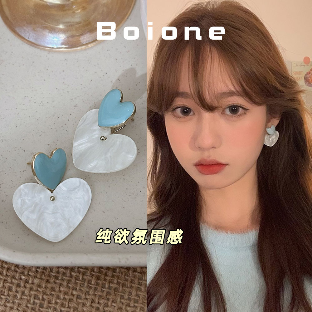 纯欲奶油蓝色爱心后挂式耳环