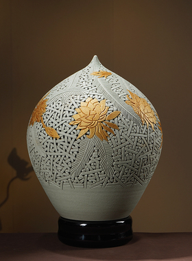 陶瓷新中式风礼盒镂空桌面装饰品