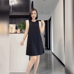 气质蕾丝边圆领冰丝麻连衣裙女小香风法式时尚坎袖背心黑色T恤裙