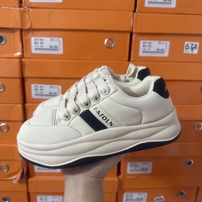 品牌撤柜断码厚底真皮板鞋