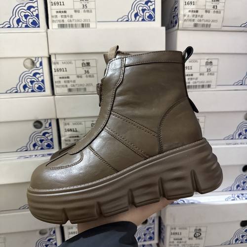 6cm轻便撤柜断码厚底真皮马丁靴女冬季加绒防雪增高短靴女小个子