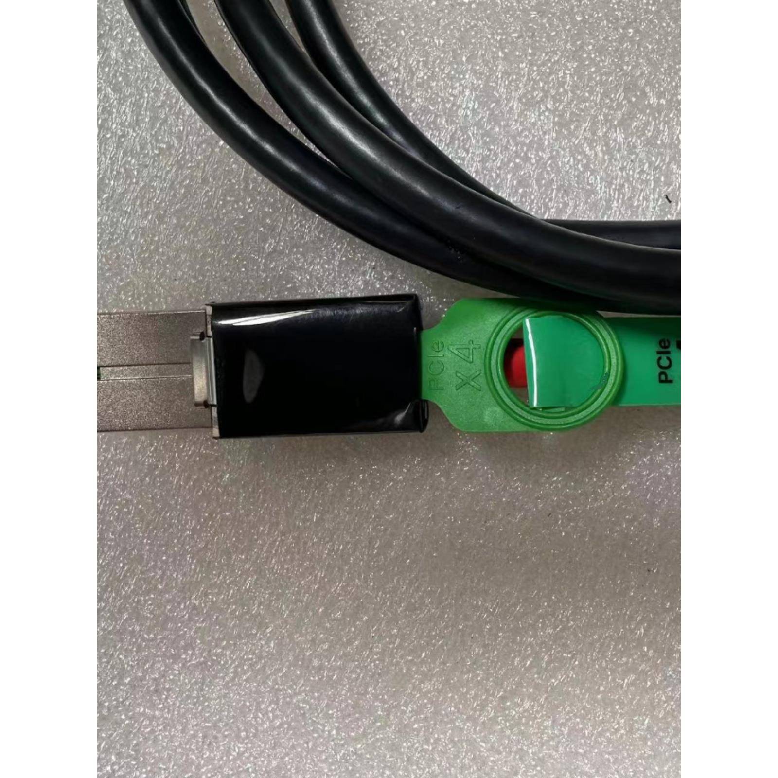 IBM Molex MDM PCIe X4 Length 2.8 M 46X7129 连接线