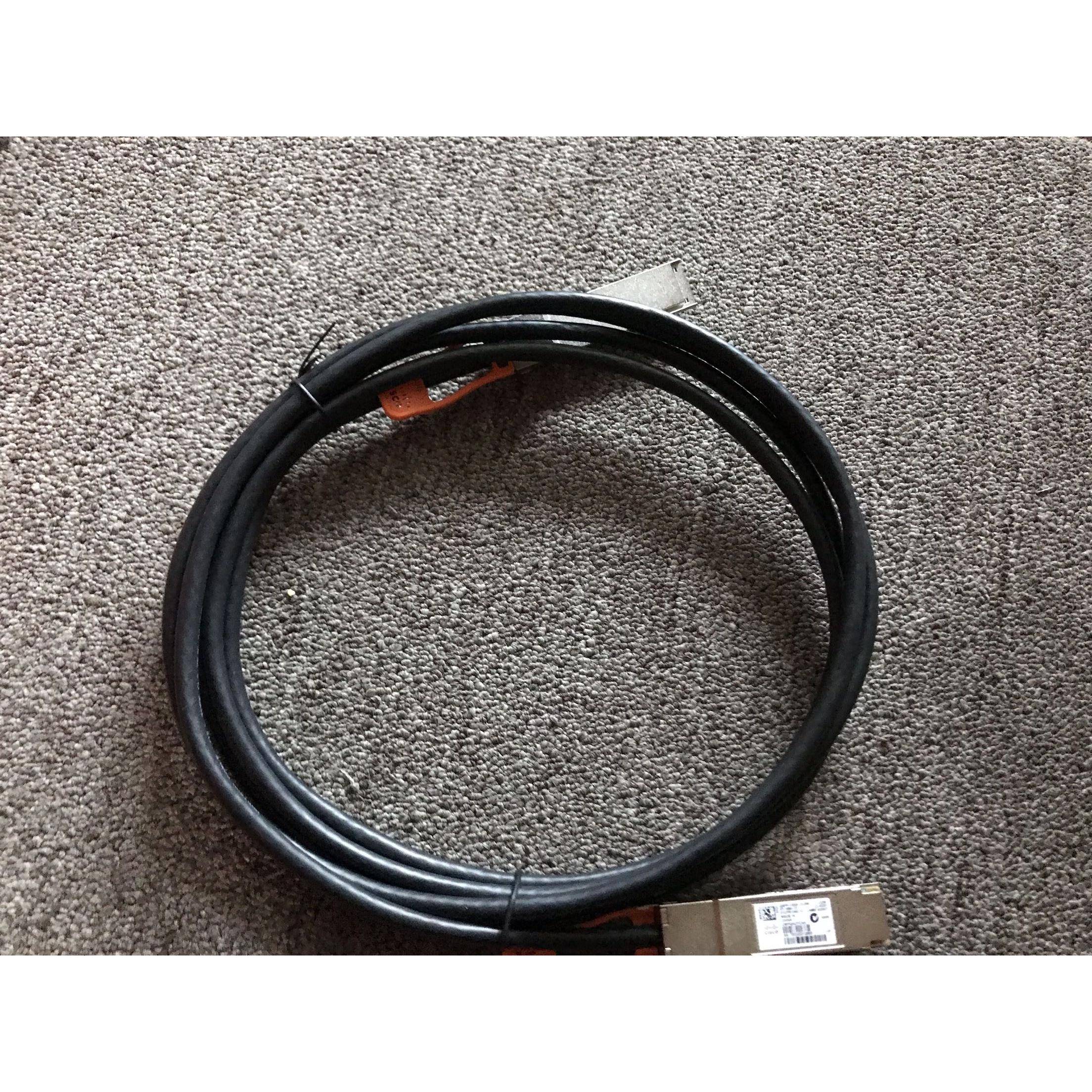 全新 Cisco QSFP-H100G-CU1M QSFP-H100G-CU3M QSFP-H100G-CU5M