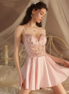 法式深V聚拢露背睡衣纯欲缎面睡裙大码女套装加胸垫