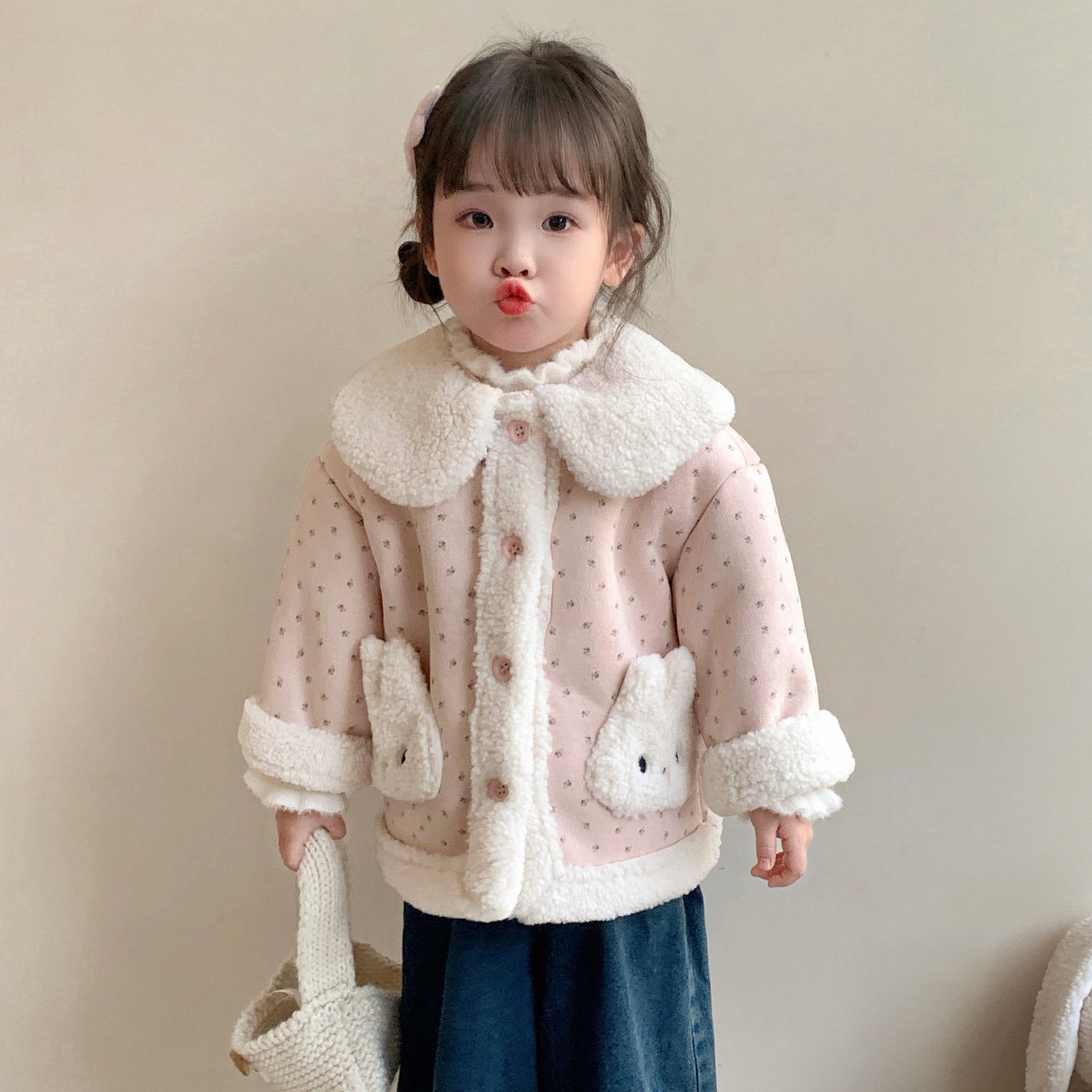 女童外套秋冬2026新款儿童洋气加厚冬装宝宝时髦加绒冬季保暖上衣