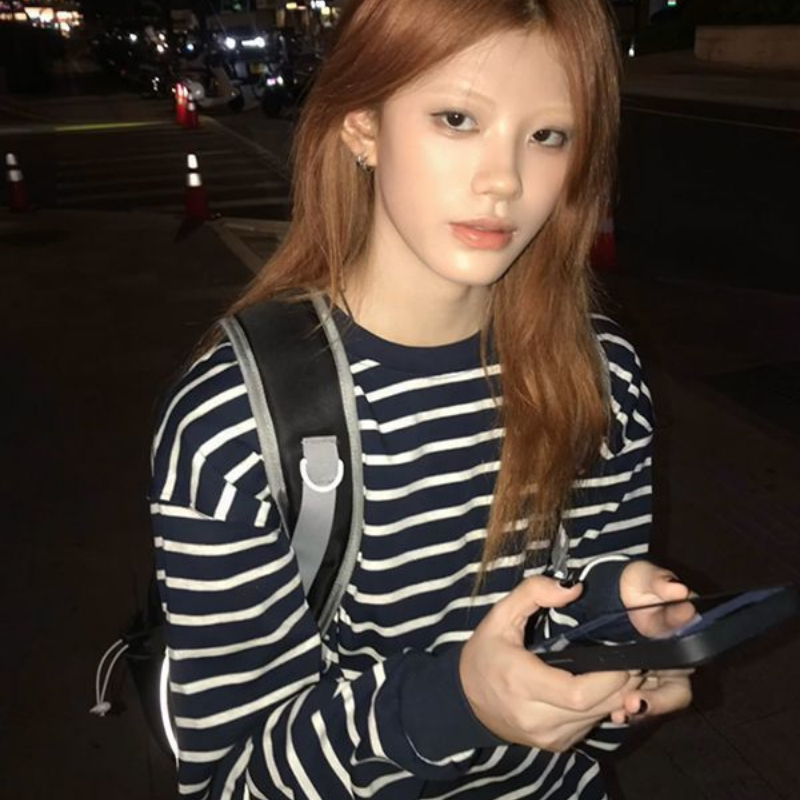 超好看字母刺绣圆领条纹长袖T恤女秋季新款宽松休闲百搭设计上衣