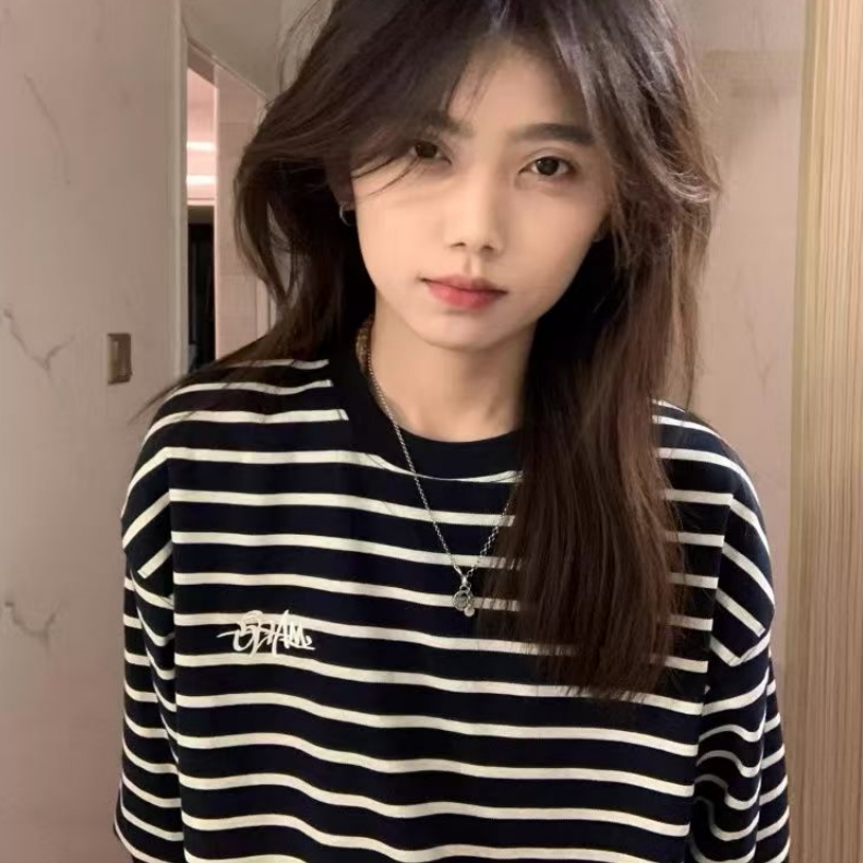 藏青色条纹字母刺绣长袖T恤女装2026春秋季宽松慵懒风圆领上衣ins