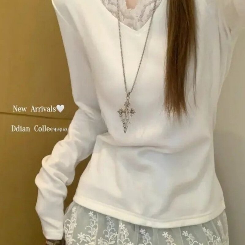 法式高级蕾丝拼接长袖T恤女2026秋冬季新款花边下摆德绒打底上衣