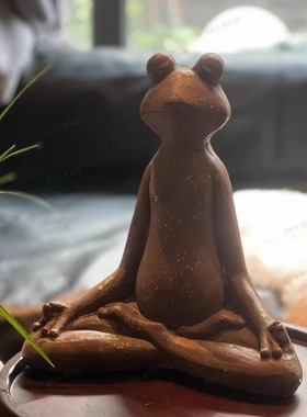 瑜伽青蛙王子会所艺术摆件