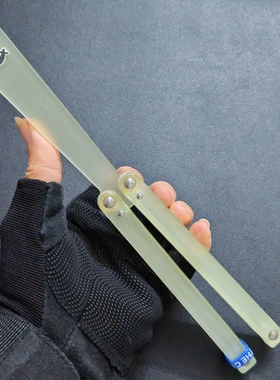 飞猿双星笑脸V3蝴蝶刀蝴蝶梳子新手甩手刀练习多功能折叠刀未开刃