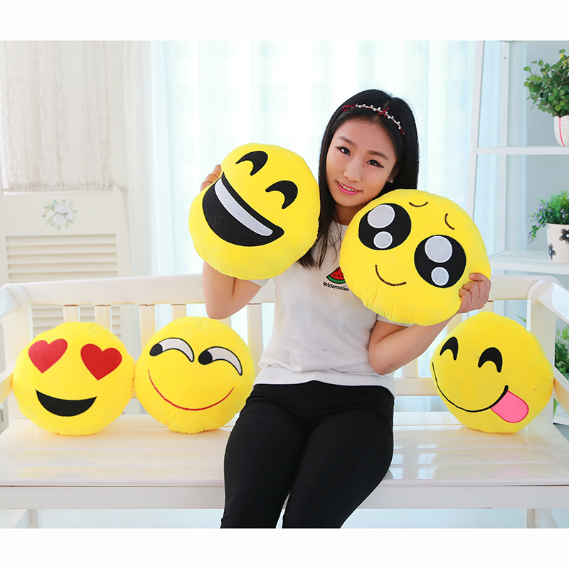 QQ expression doll cartoon emoji pillow warm Shou Wu pillow plush toy wholesale birthday gift ideas female