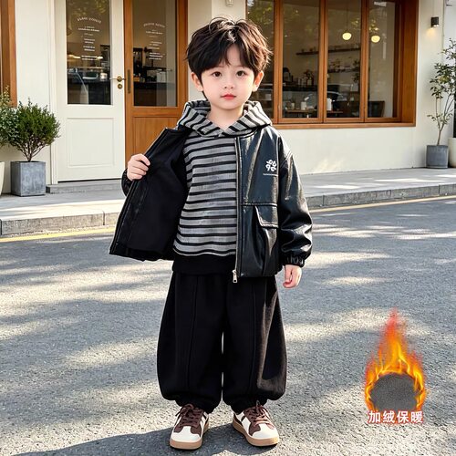 秋冬款男童加绒皮衣外套2026新款儿童加厚卫衣三件套冬季男孩套装