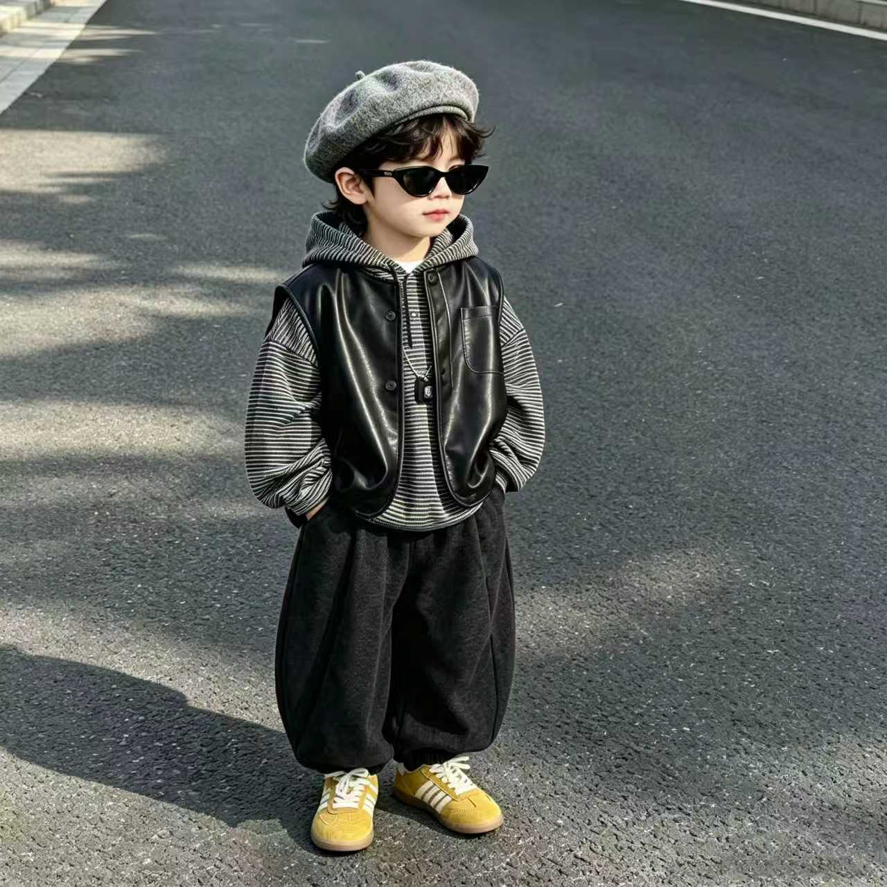 秋季男童三件套2026新款儿童春秋款皮马甲卫衣套装帅气男孩秋装潮