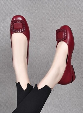 品牌鞋真皮单鞋女2026新款软皮软底浅口红色豆豆鞋大码圆头妈妈鞋