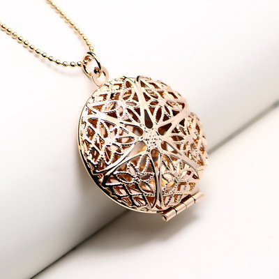 diy时尚风花纹圆形吊坠项链