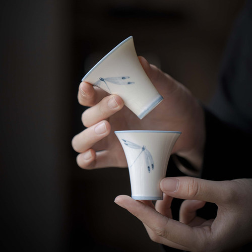 艺盏手绘蜻蜓茶杯仿古马蹄陶瓷品茗杯手工中式功夫茶具主人闻香杯