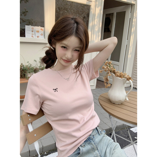 T恤上衣女 实拍实价 夏季 韩版 正肩圆领蝴蝶节刺绣设计感纯棉短袖