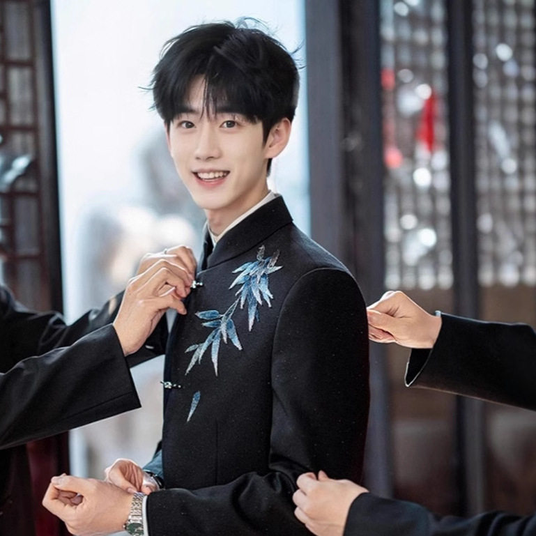 中式西服男装唐装改良版中山装刺绣结婚礼服新郎套装传统轻奢