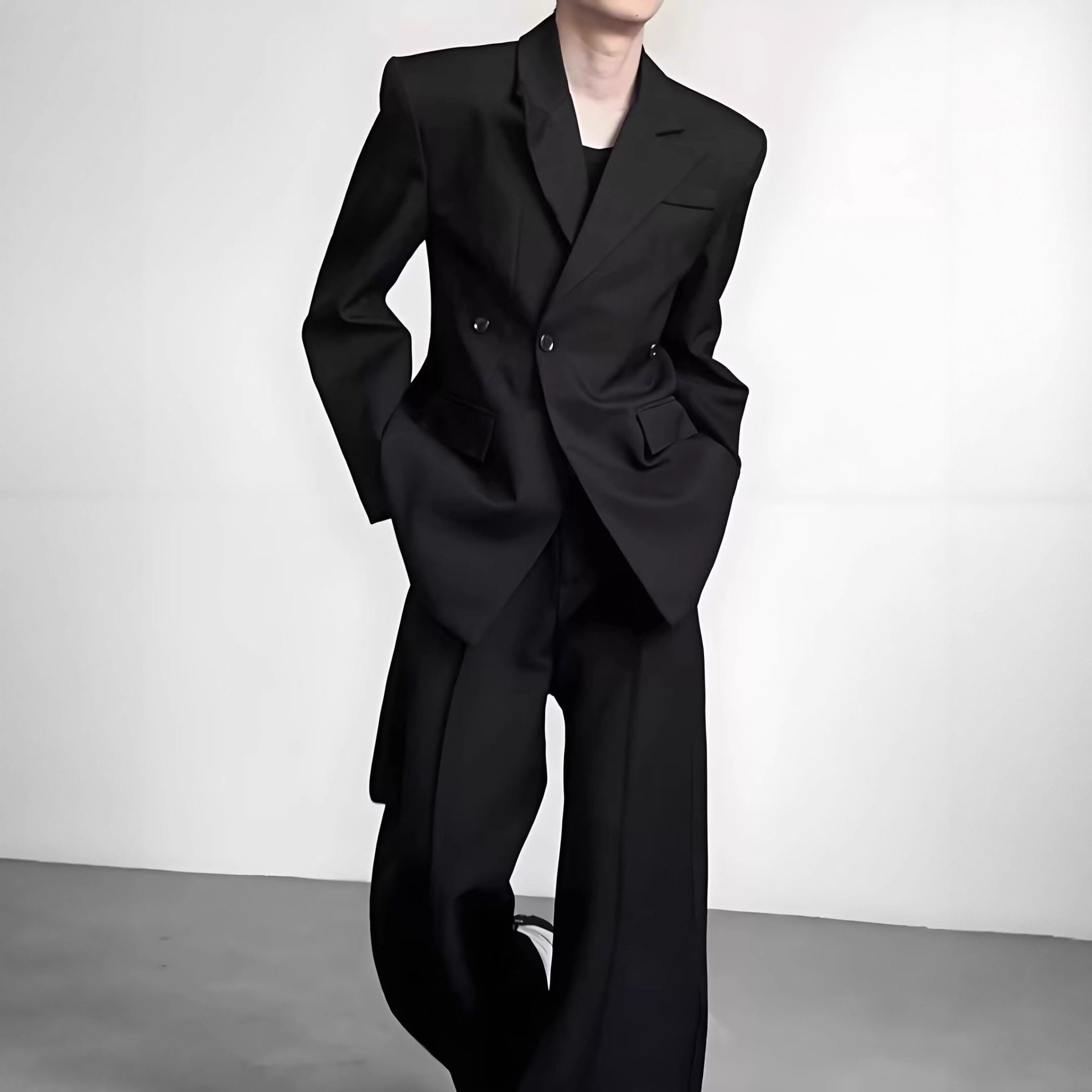 小众修身设计感立体廓形垫肩纯色西装外套男单粒扣休闲西服上衣