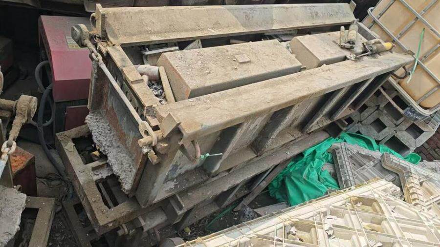 4月11日郑州某公司所有的钢模具（旧）、挡土墙磨具（旧）、搅拌机（旧）等资产网络拍卖公告