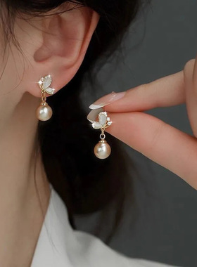 925银针香槟色珍珠耳环女小众轻奢简约轻奢蝴蝶2025新款耳饰